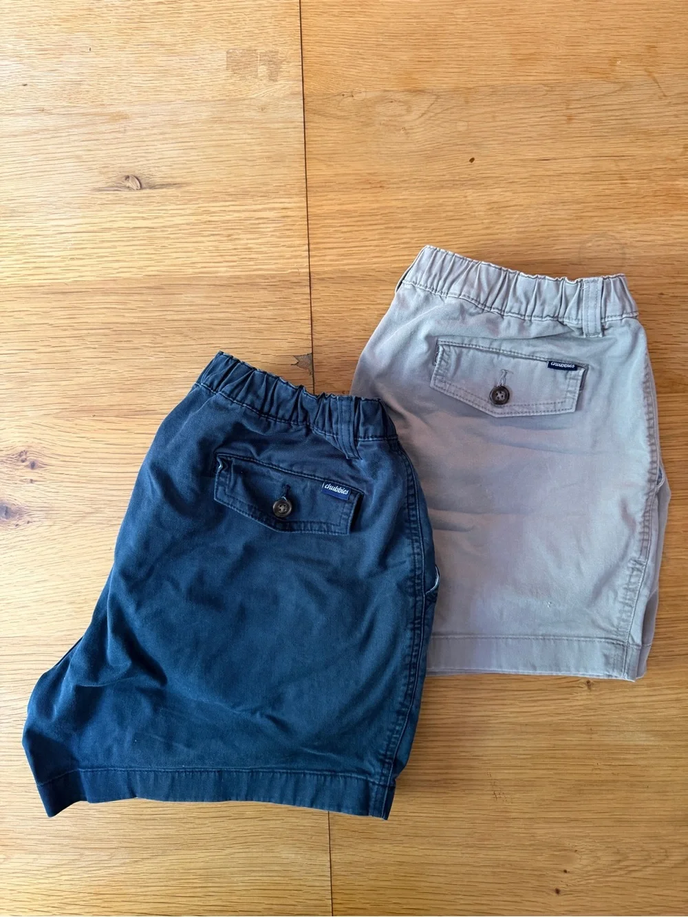 Chubbies Casual Elastic-Hem Shorts in Navy and Light Gray